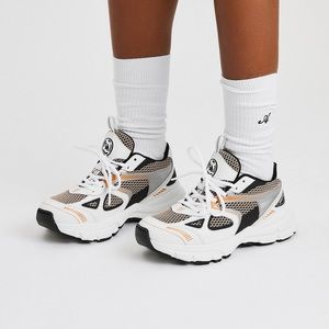 Axel Arigato Marathon Runner